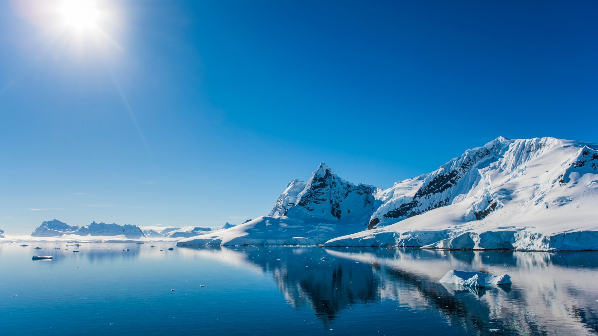 Paradise Bay, Antarctica AdobeStock_66973845